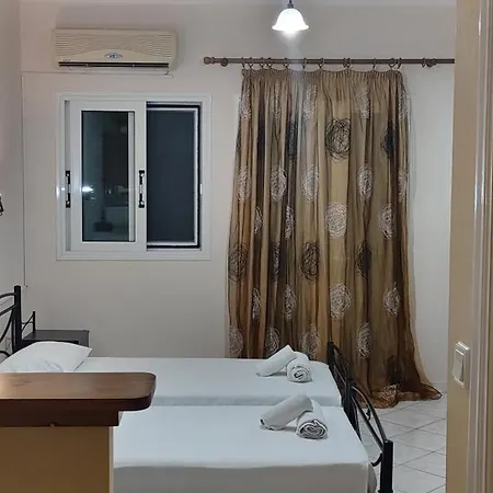 Gialos Geni  Room photo